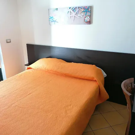 Posidonia Hotel 3*